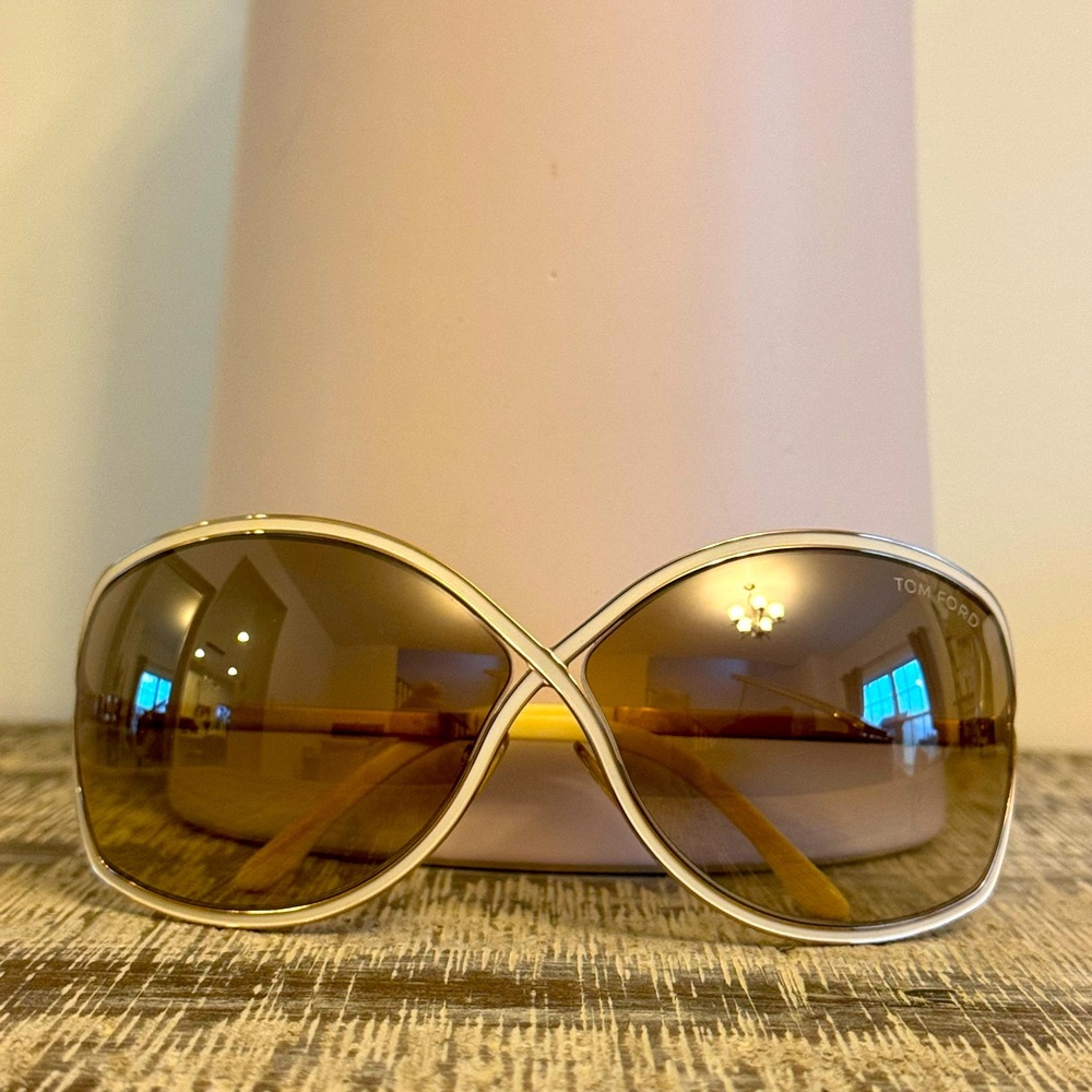 ✨ 🕶️ Tom Ford Rickie Sunglasses Cream & Rose Gold metal frame $249/or best offer